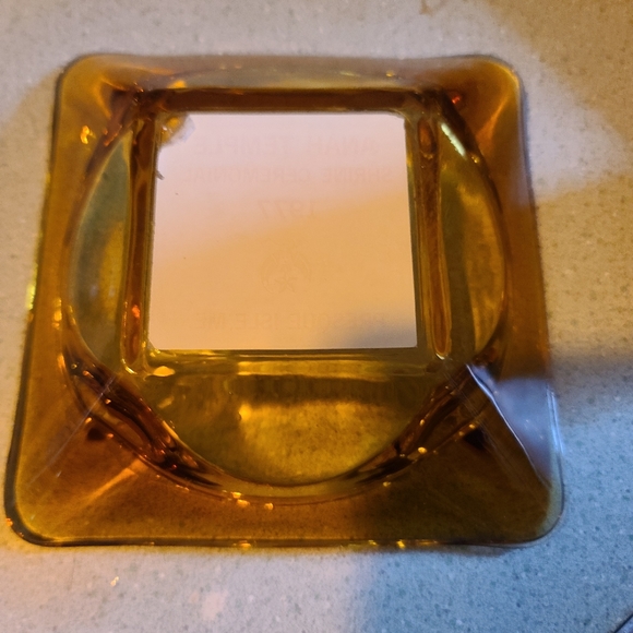 Sold! 1977 Presque Isle Me. ANAH Temple Shriner Ceremonial Amber Glass Ash Tray. - Picture 3 of 5